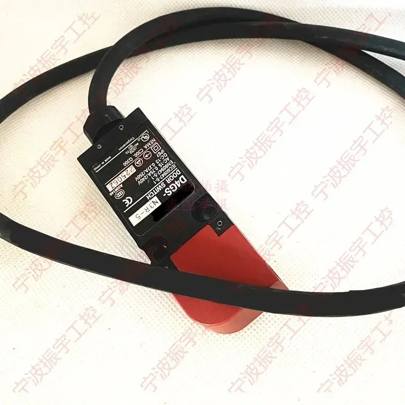 Original Slim Safety Door – Models D4GS-N1T/N2T/N4T/N2R/N1R/N4R/N3T-3/5