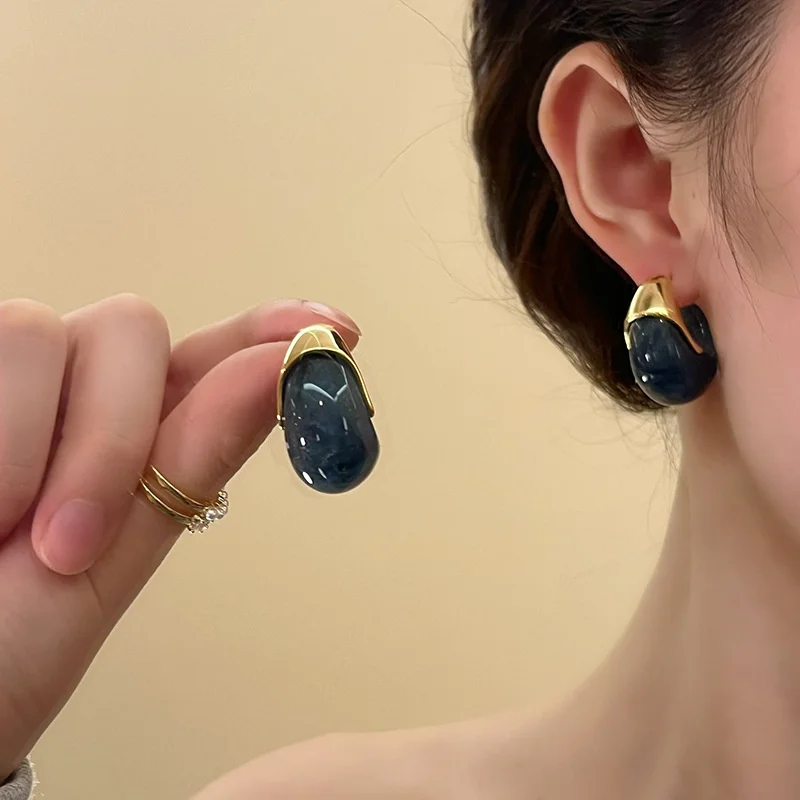 XIALUOKE Fashion Geometric Irregular Resin Stud Earrings Women\'s Party Wedding Jewelry Travel Accessories