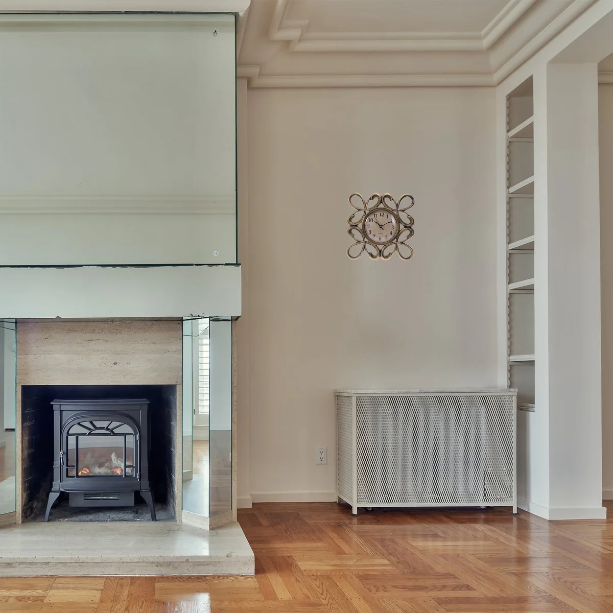 

Large 10 Inch Vintage European Wall Clock 3D Hollowed Out Decorative Timepiece for Cafe Hotel Garden Bedroom Golden