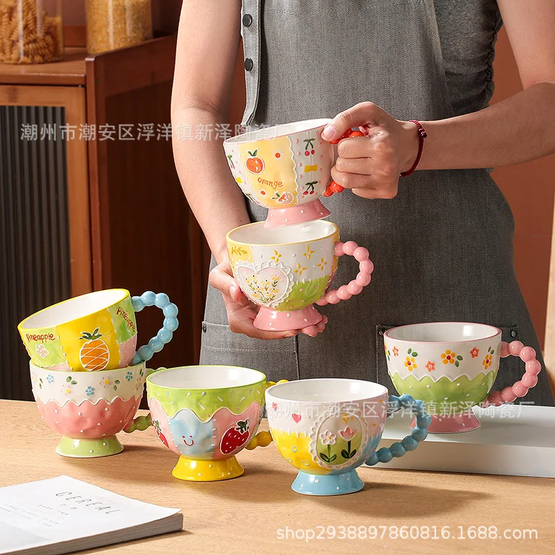 Dolce tazza di ceramica dipinta a mano Simpatico cartone animato Maniglia Colazione Latte Tazza di acqua Bottiglia di tazza per la casa Regali di moda per ragazze