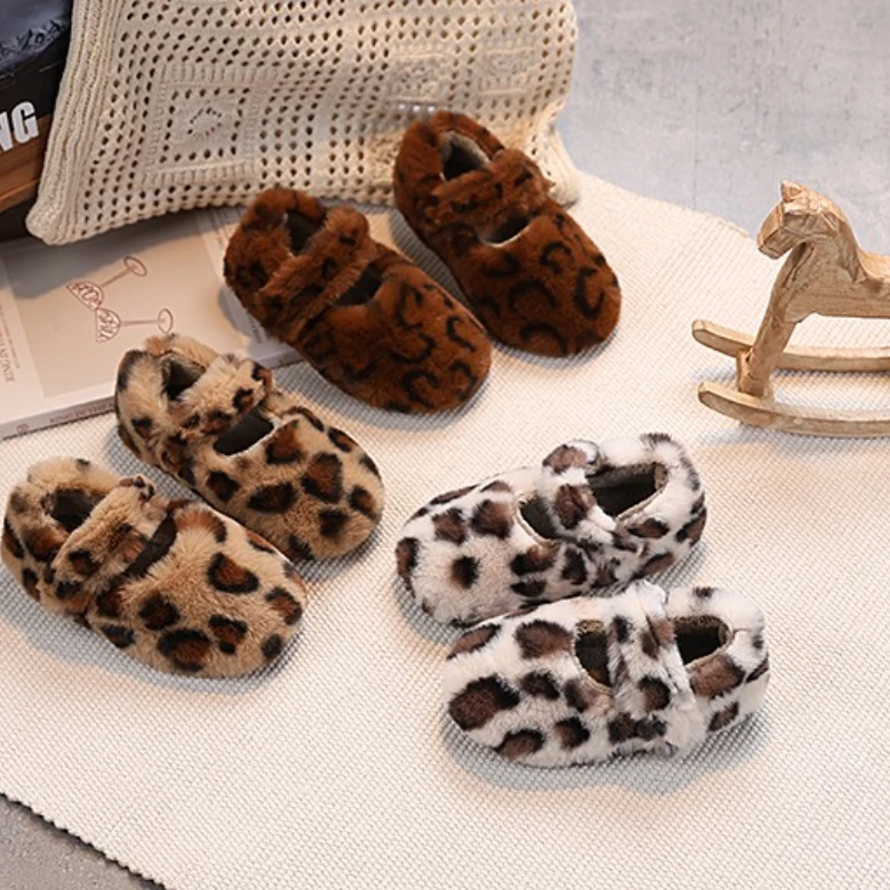 

Детские теплые пушистые тапочки на плоской платформе, новые зимние модные теплые повседневные уличные нескользящие туфли с хлопковой подкладкой, тапочки для девочек