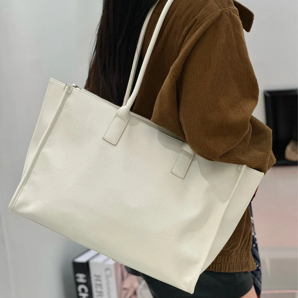 Vegetable Tanned Cowhide High-end Sense Large-capacity Simple Tote Bag Able and Versatile Single Shoulder Portable Messenger Bag