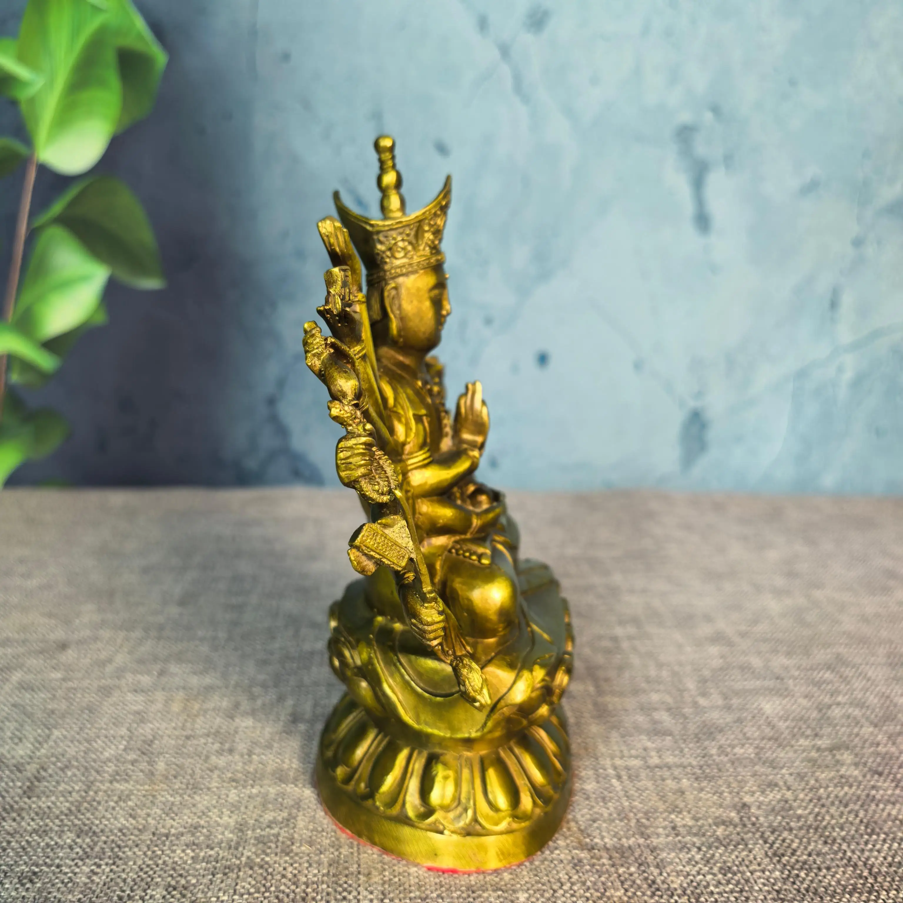 Seiko Kunti Bodhisattva Brass Statue Exquisite Desktop Decoration for Entryway Living Room Tea Room Elegant Home Decor Art Piece