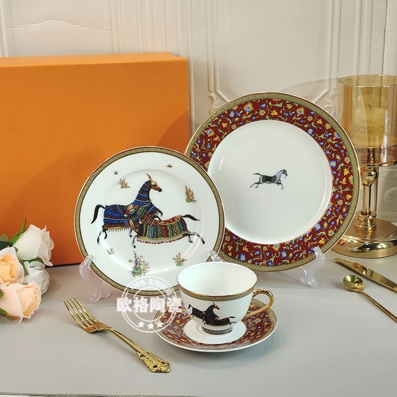 

Retro - Style Luxury Bone China Western Plates Cup & Saucer String Plate Tableware for Hotel Gift