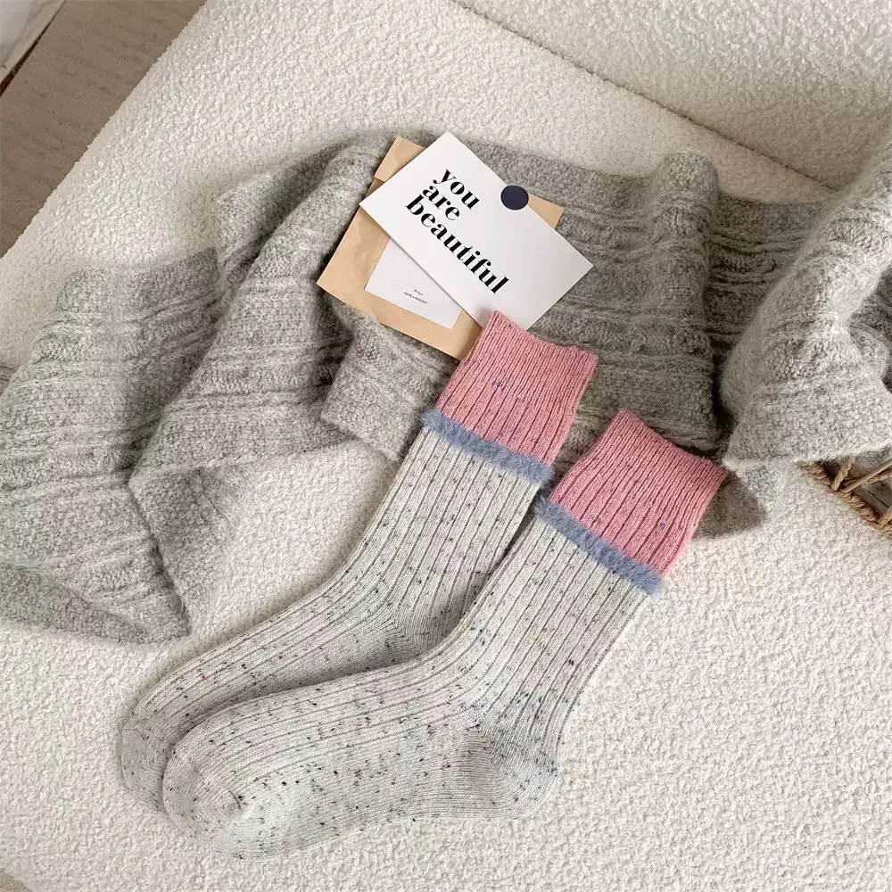 Women's Thick Hairy Middle Tube Stacked Socks with Dots, Thick Thread, Contrasting Colors, Ins Trendy Korean Autumn/Winter Color
