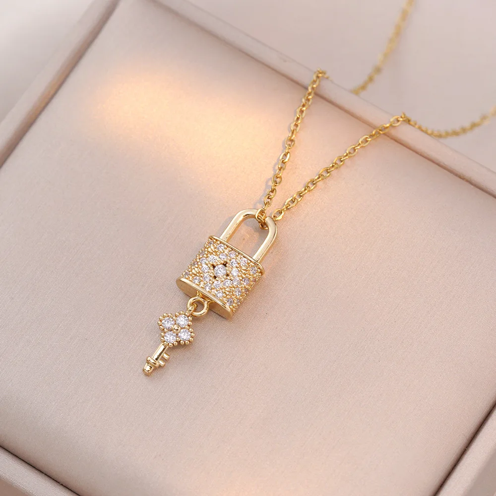 여성을위한 패션 빈티지 크리 에이 티브 키 잠금 지르콘 펜던트 목걸이 연인을위한 클래식 스테인레스 스틸 쥬얼리 액세서리 선물