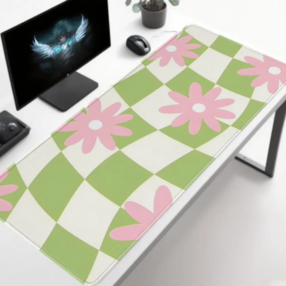 Retro Flower Checkered Desk Mat XXL Large Gaming Mouse Pad Non-Slip Rubber Office Mat