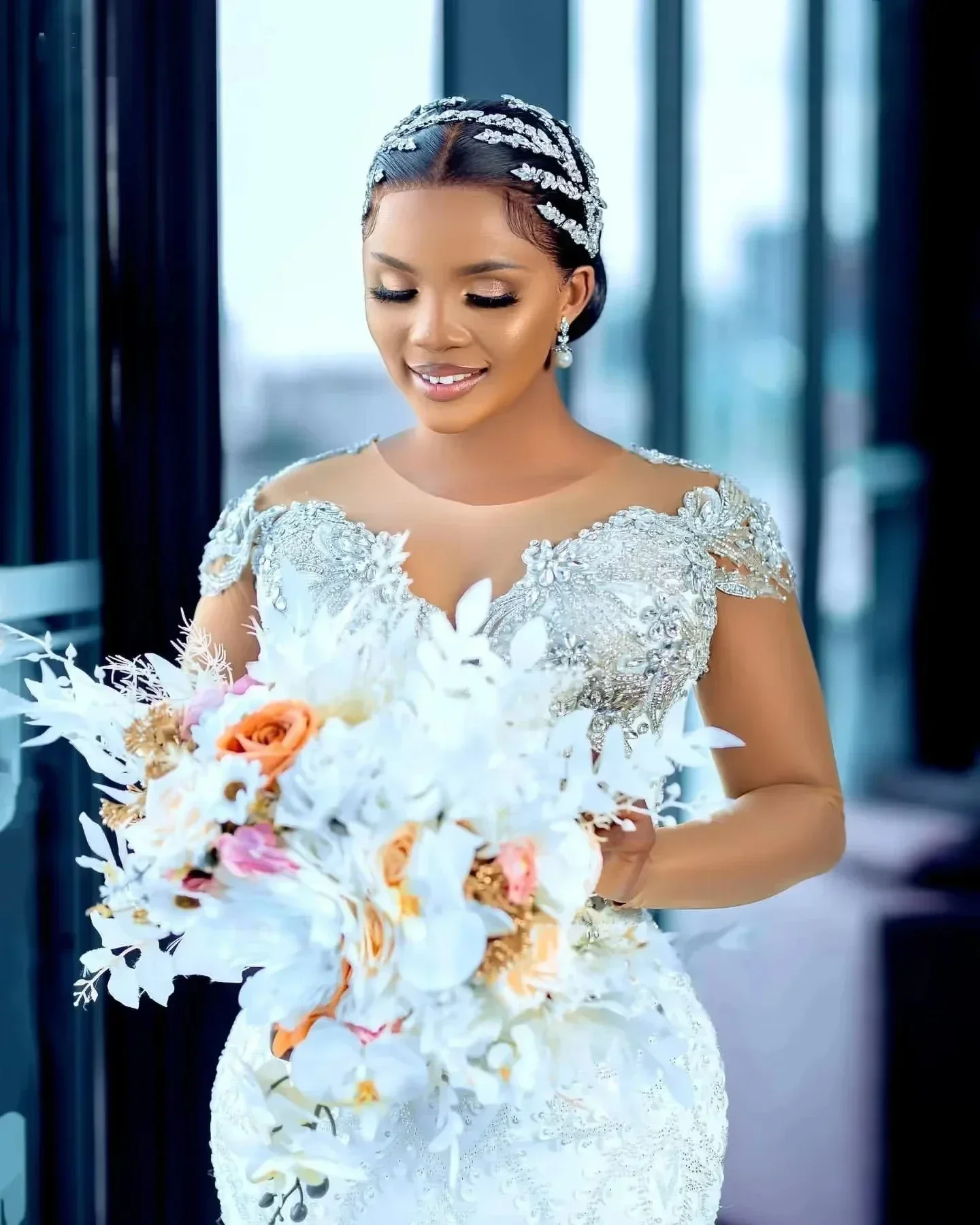 

Свадебное платье с короткими рукавами и блестящими кристаллами и бусинами по индивидуальному заказу для невесты, халаты с многоуровневыми оборками, свадебное платье русалки больших размеров