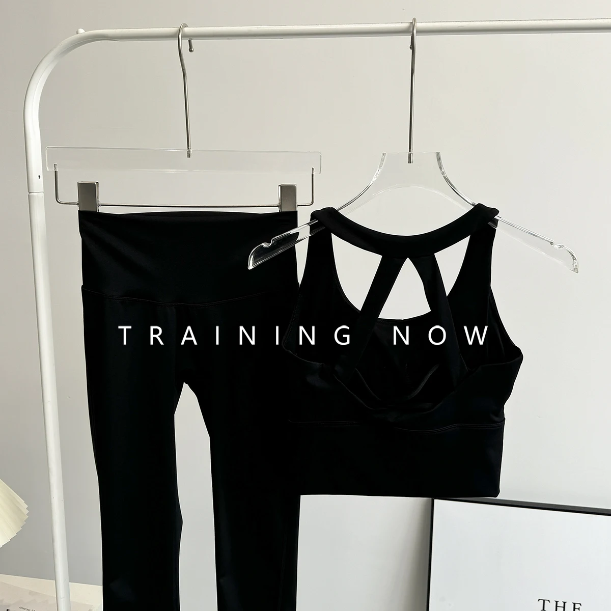 

Yoga suit for women in autumn fashion with chest pad high-end sense internet celebrity Pilates training gym sports vest