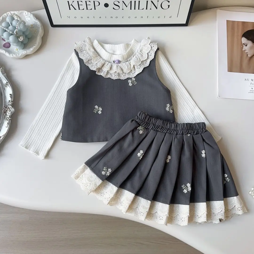 

Spring Autumn Girls Clothe Girl College Style Uniform Set For Spring And Autumn Shirt, Vest And Pleated Skirt 3-piece