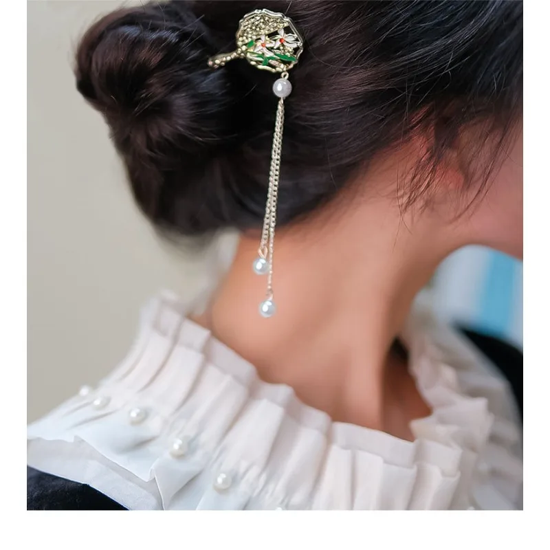 New Chinese style hairpin, coiled hair hairpin, Chinese style women's step shaking headpiece, tassel hair accessory