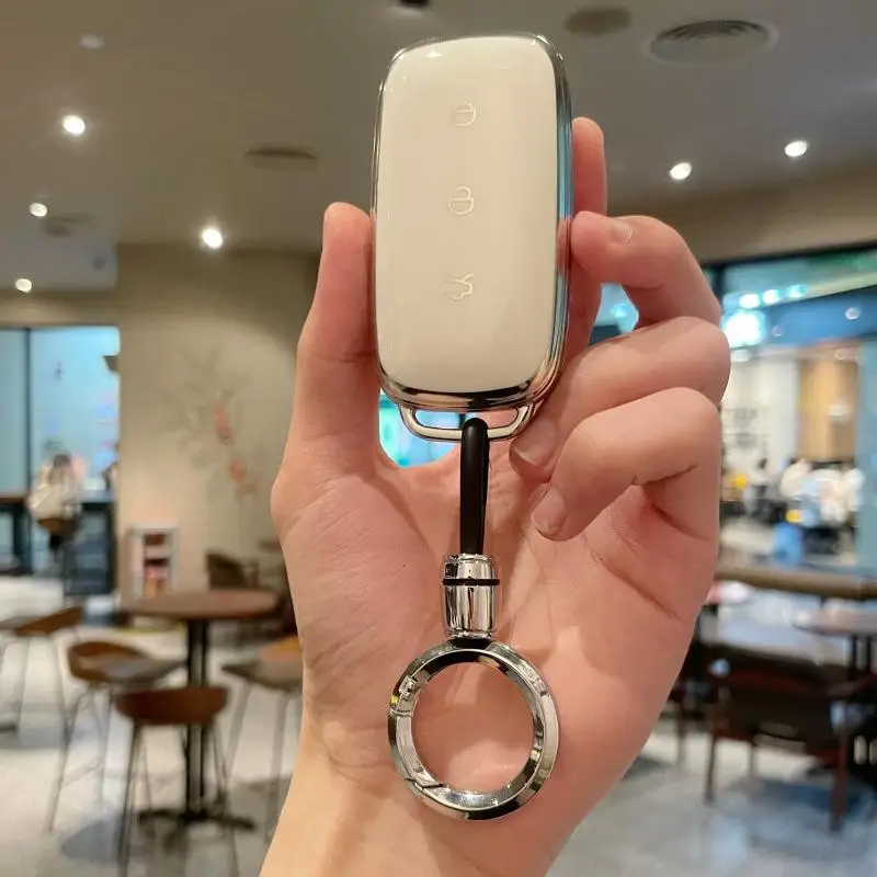 Minimalistischer Autoschlüsselanhänger mit glatter Oberfläche, rostfrei, leicht, universelles Autozubehör für den täglichen Gebrauch. – Detail 7