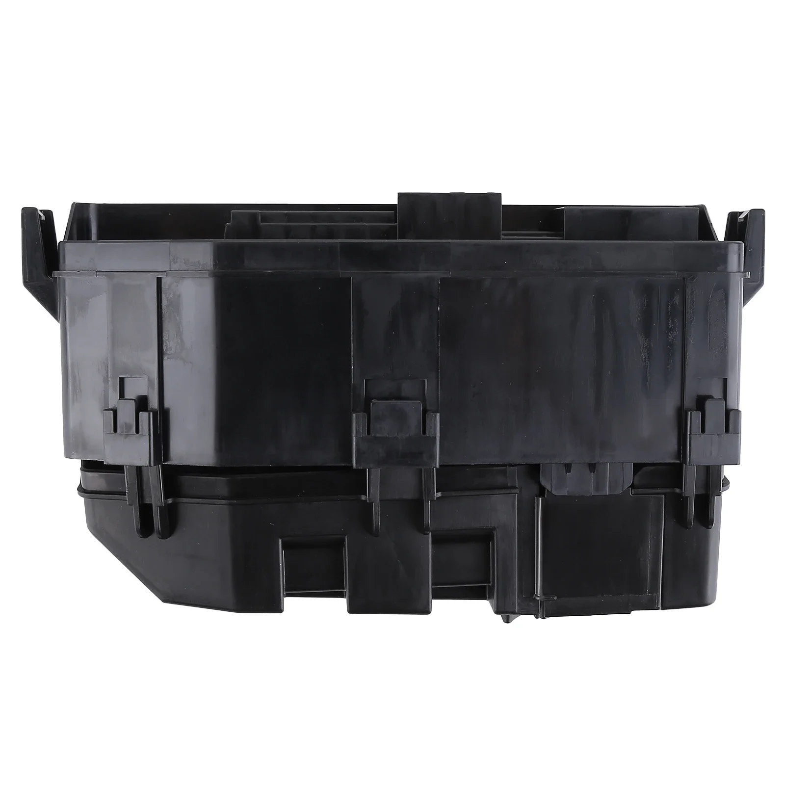 

Для Nissan Rogue 2014-2018 гг. Номер блока предохранителей: 243814BA1A