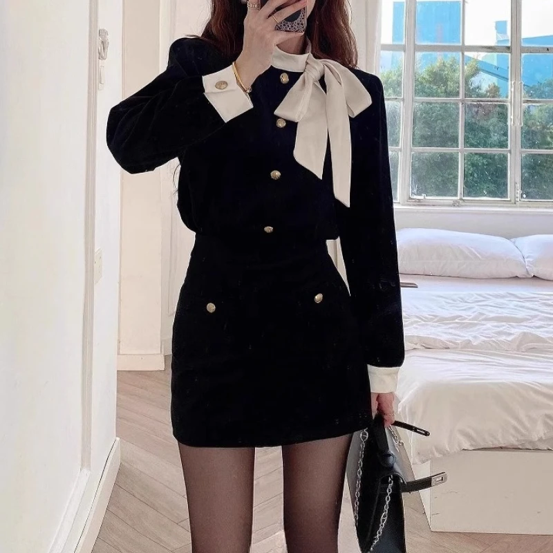 

In Autumn, Wear A Complete Set of High-end Suits and Dresses in Autumn