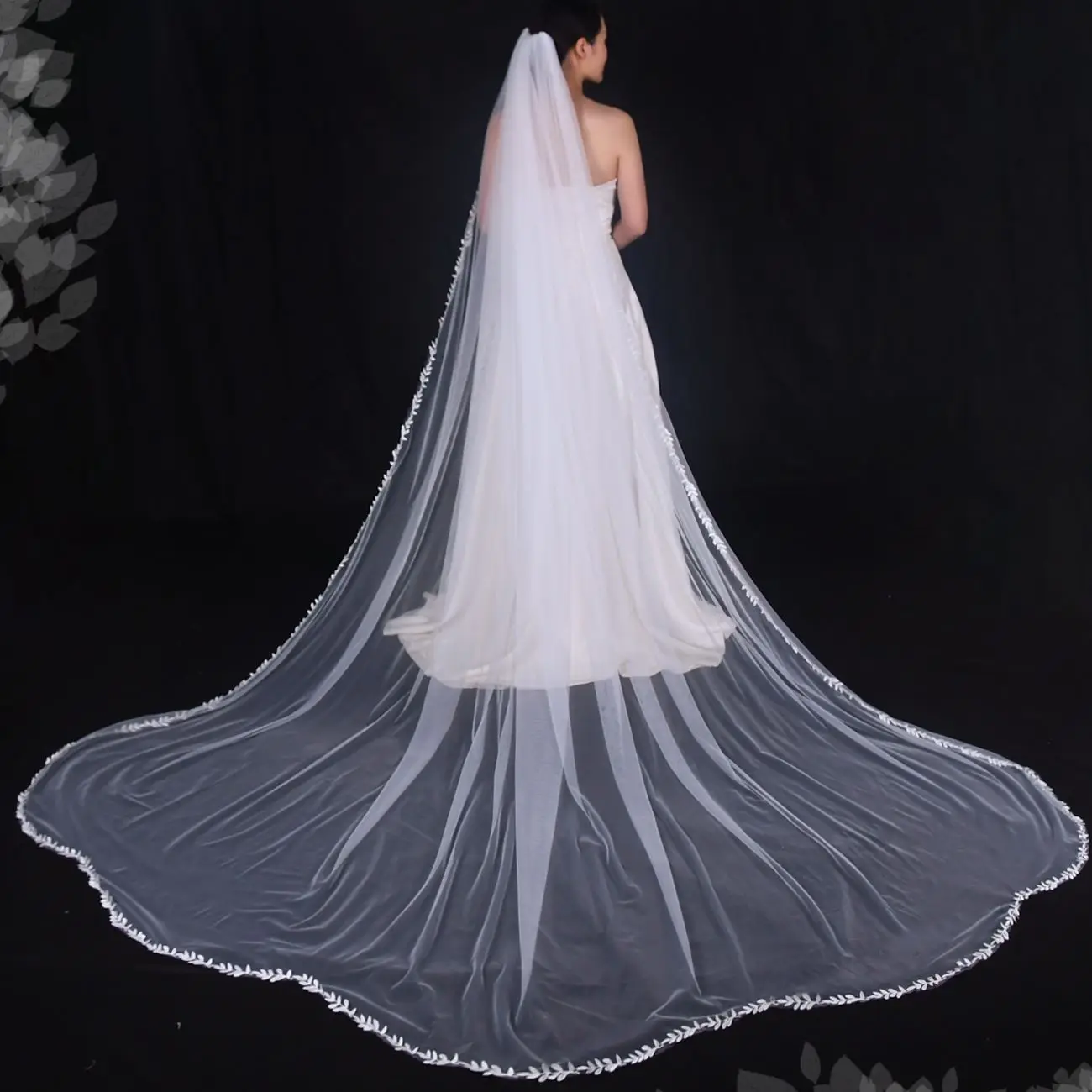 Long Bridal Veils with Comb 1 Tier Wedding Veil Scalloped Edge Lace Trim Cathedral Length Wedding Accessories for Bride V142