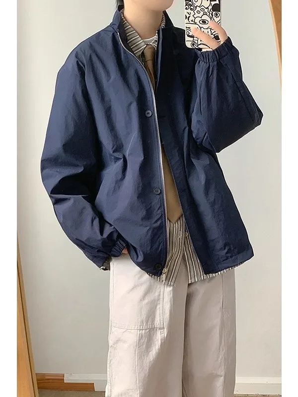 

Мужская куртка в стиле ретро синего цвета с воротником на молнии, простая повседневная универсальная рабочая одежда, молодежный тренд, летняя, для отдыха, с эффектом высокого класса