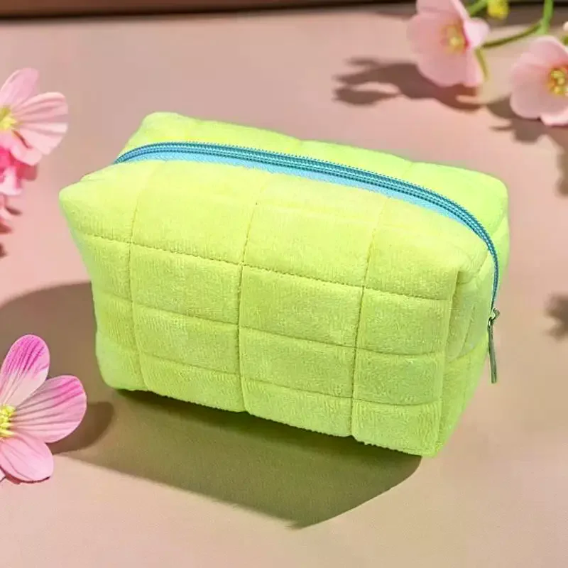 

Cute Fur Makeup Bag For Women Zipper Large Solid Color Cosmetic Bag Travel Make Up Toiletry Bag Washing Pouch Plush Pen Pouch