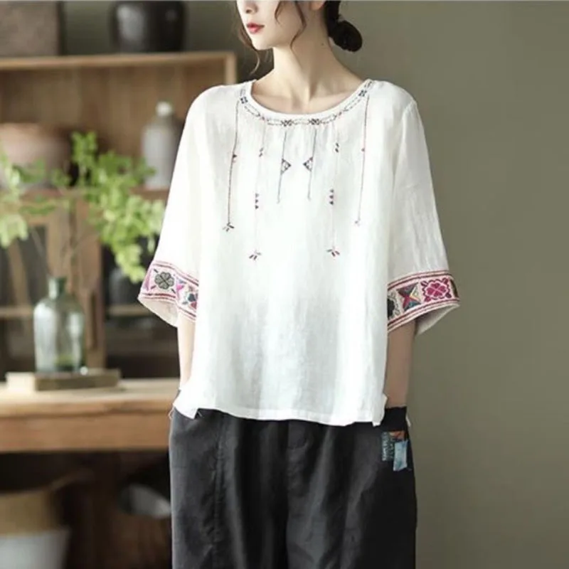 Summer 2024 Harajuku Vintage Chinese Style Embroidery Cotton and Linen Round Neck Tops Women Loose Literature All-match T-shirt