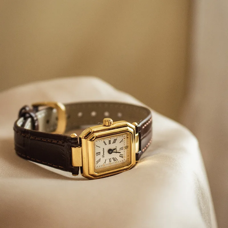 

Rectangular Vintage Leather Strap Watch For Women, Antique Style Watch, Women'S Clock Watch, High-Quality Women'S Wristwatch.