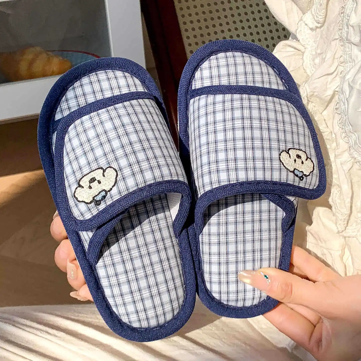 

2026 new spring and autumn indoor home antibacterial and non-slip parent-child cotton linen slippers for women