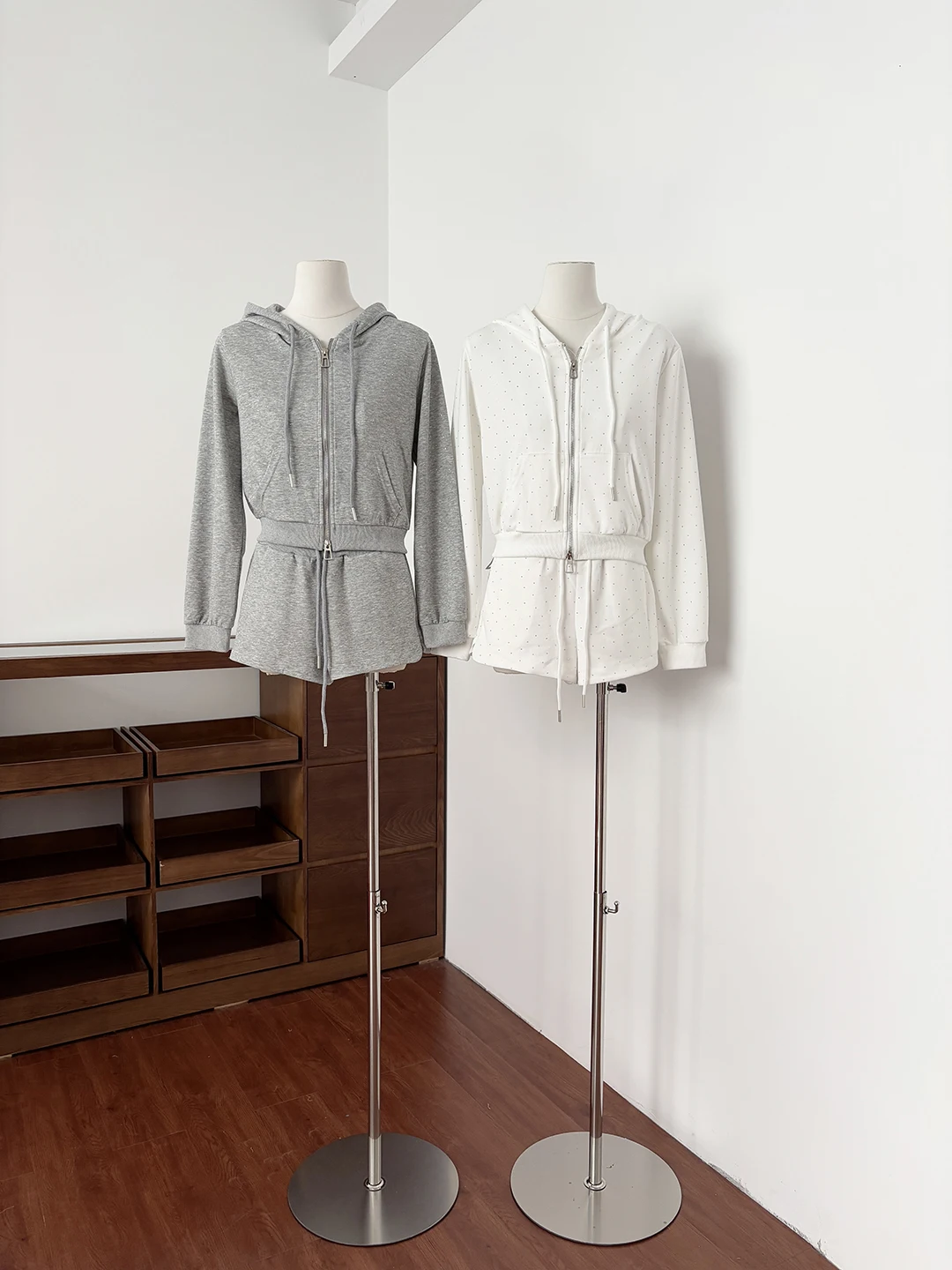 

Korean Style Casual Hooded Zipper Sweatshirt Set Women Spring Waist Cinching Slimming Sports Wide Leg Shorts Jacket Two Piece...