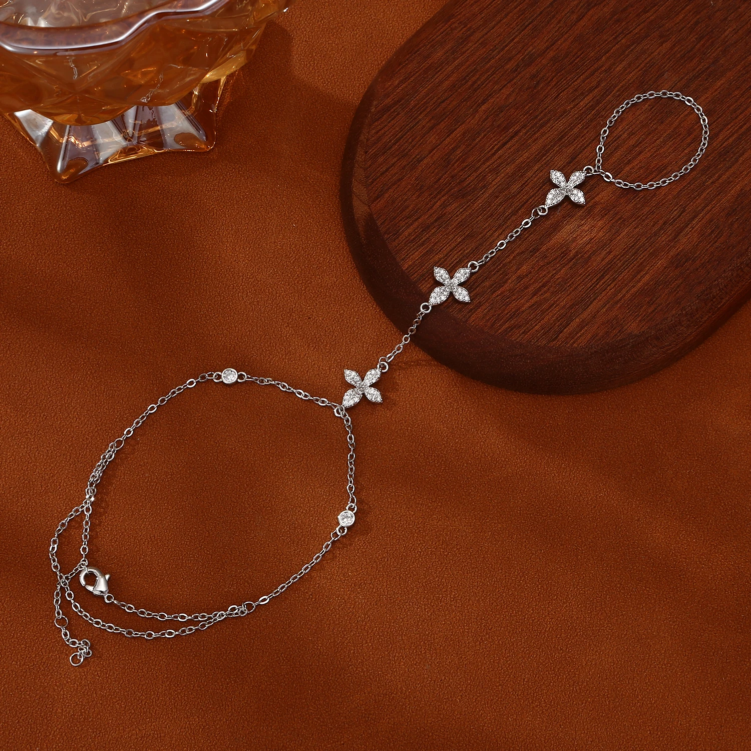 Minimalist Cross Charm Chain Hand Harness Bracelet Connected Finger Ring Wrist Fashion Hand Jewelry Gift For Ladies Daily Party