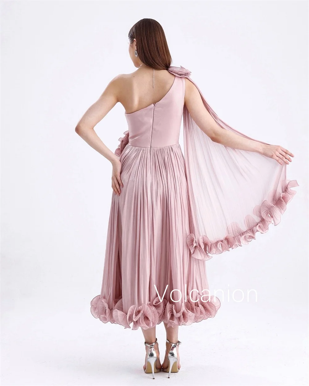 فساتين متوسطة الطول مزينة بالأورجانزا مخصصة على شكل حرف a بكتف واحد مناسبة مخصصة للحفلات الراقصة أزياء رسمية أنيقة