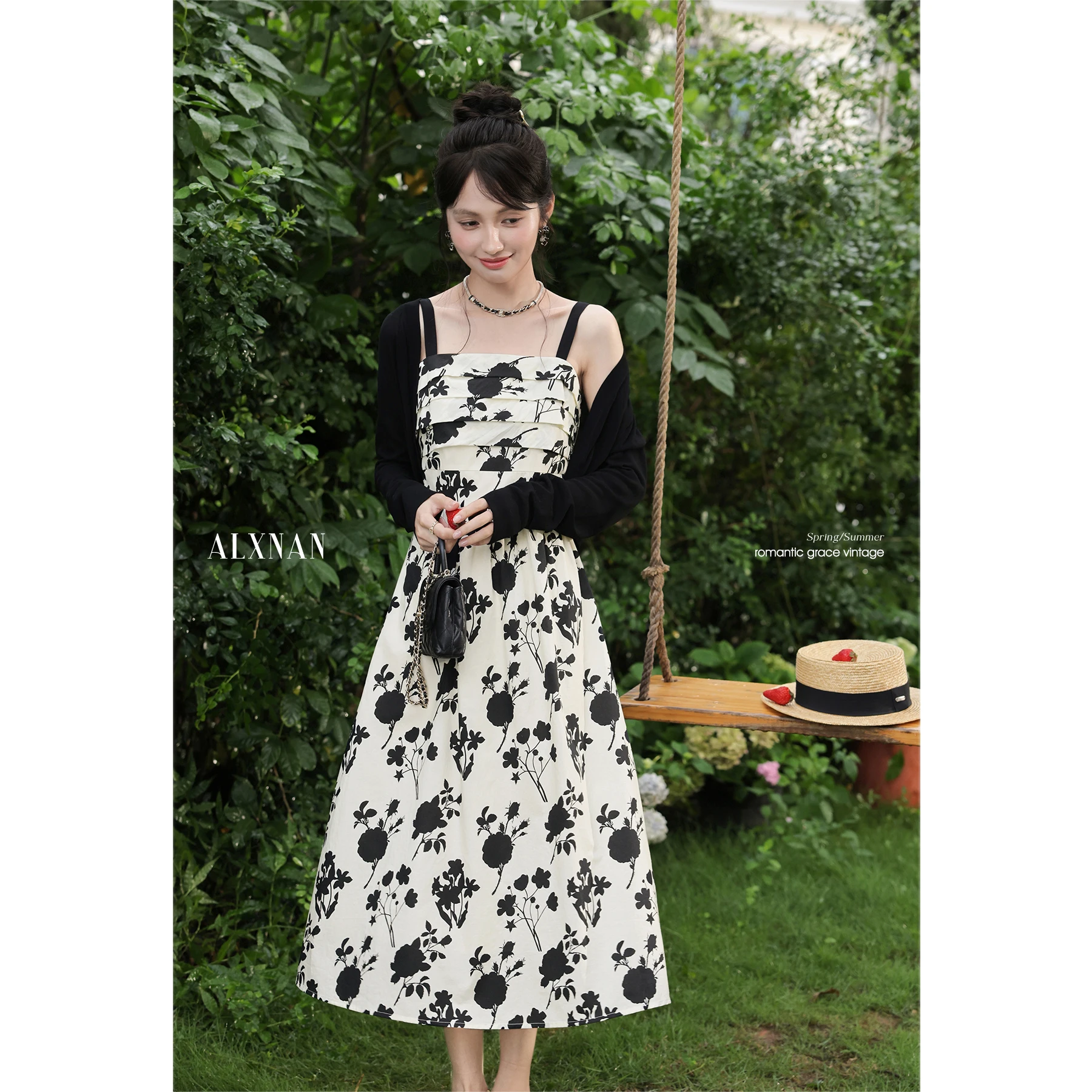 Ele White Bot Bla F… - image