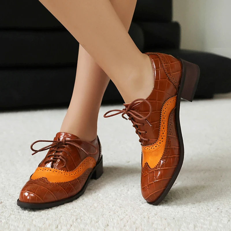 

British Style Men Oxford Shoes Crocodile Grain Brogues Pumps Round Toe 2026 New Lace Up Women Mid Heels Casual Footwear Size 50