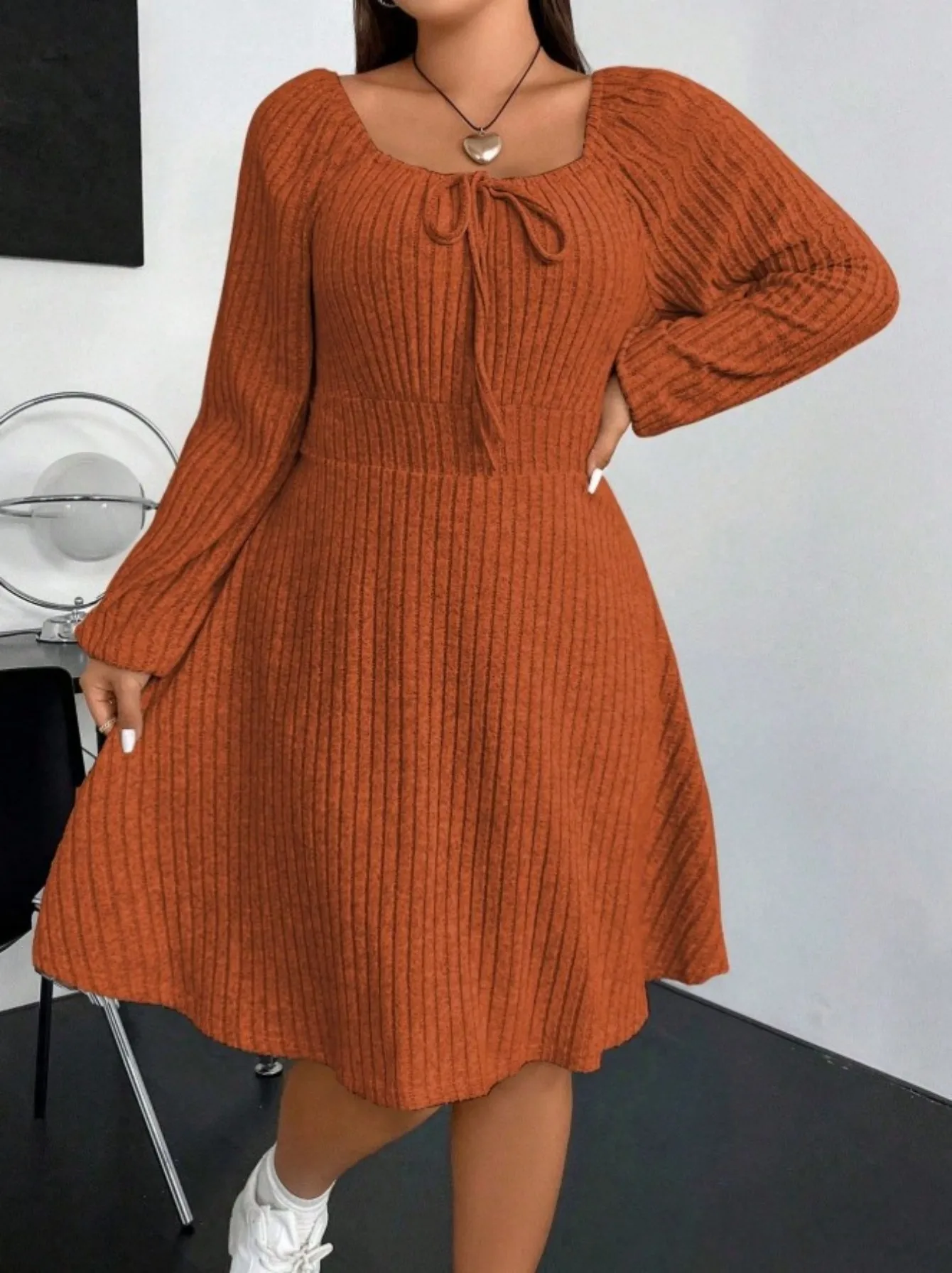 Plus-Size Damen Geripptes Strickkleid mit Quadratischem Ausschnitt, Vorderseitiger Bindung, Langen Ärmeln, Hoher Taille, A-Linie, Lässiges Kurzes Herbstkleid – Detail 5