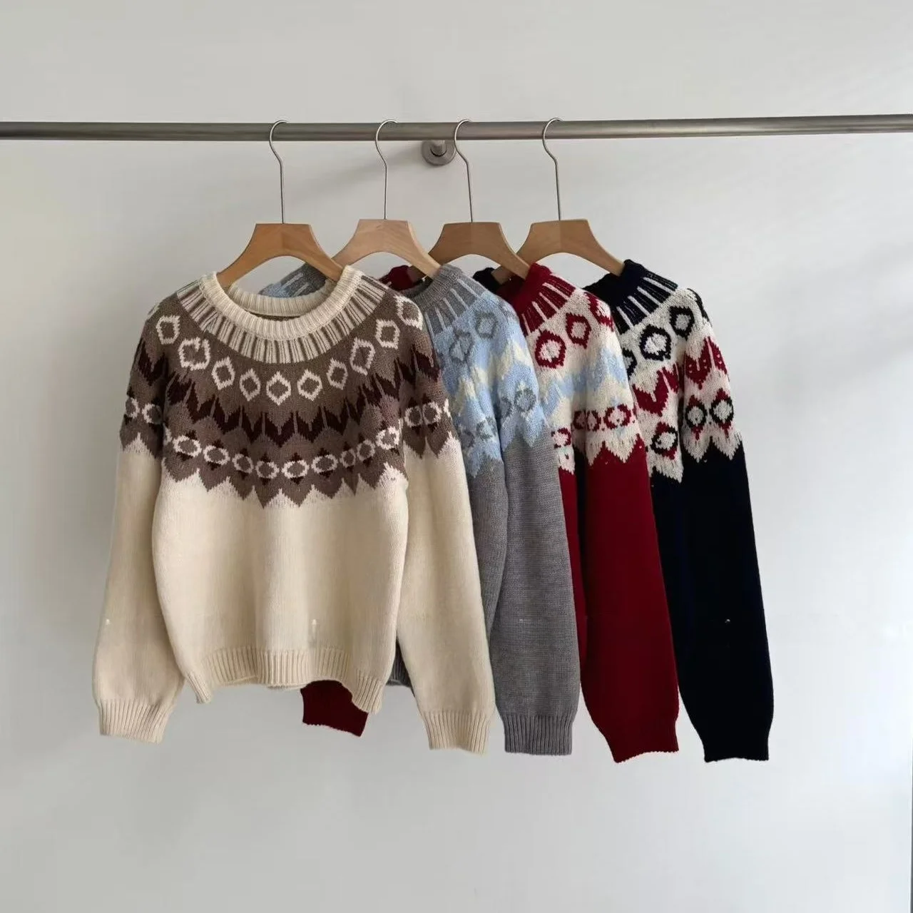 Женский свободный вязаный свитер на осень-зиму в скандинавском стиле в стиле ретро, повседневная футболка с внутренней частью Fair Isle, топ на голову