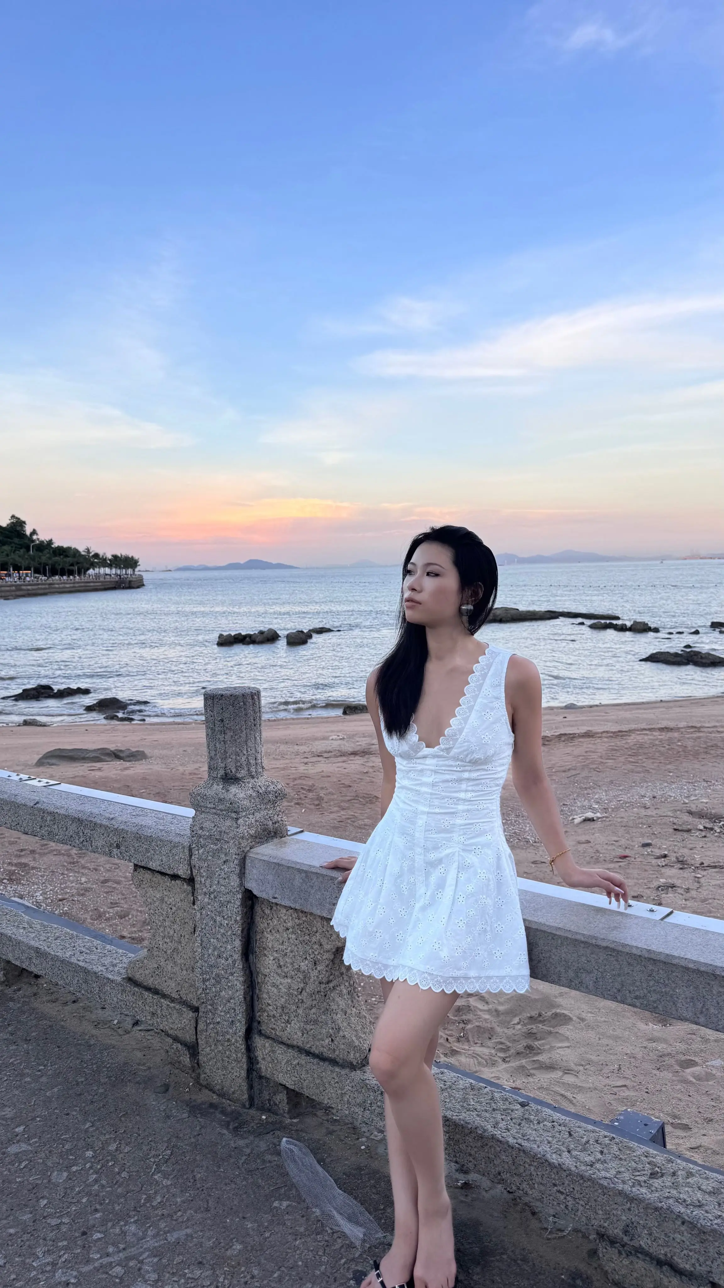 

Fb White Dress, French Dress, Casual Long Dress for All Seasons, Niche Design Slimming Waist Dress, Dress for Layering or Wearing Alone, Floral Design Dress