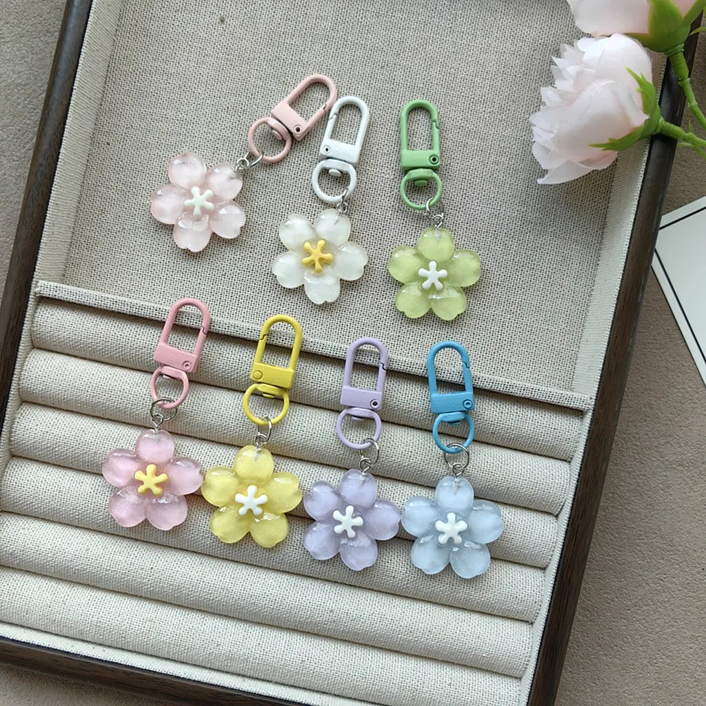 Translucent Sakura Charm Translucent Resin Key Chain Glitter Flower Bag Charm Cute Couple Key Organizer For Backpack Charm Key