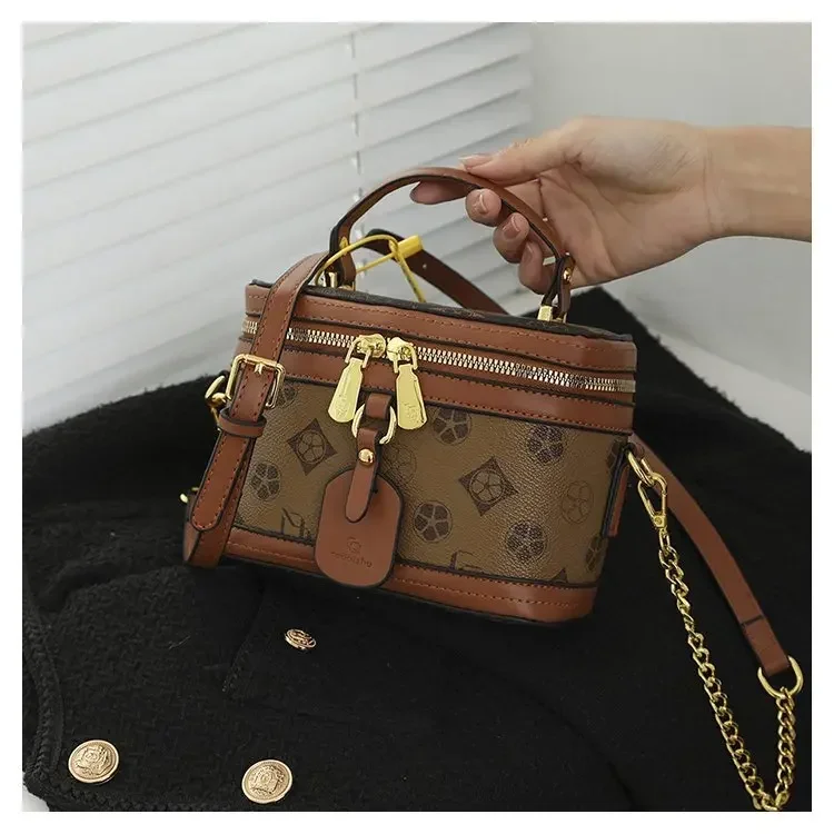 

2025 Hot! High End Women's Retro Handbag | Box - Shaped, Genuine Leather | Niche Design: Hand - Crafted Details, Versatile Carry