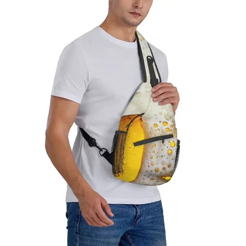 Sac à dos à bandoulière Frothy Beer Sling pour homme, amoureux de boire personnalisé, initié à la poitrine, sac à dos pour le cyclisme, le camping, le sac à dos