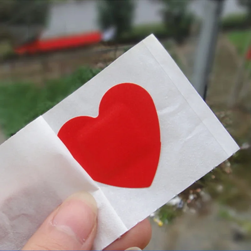 

20pcs/lot Cute Heart Adhesive Plasters Bandage Non-woven Fabrics Band Aid Waterproof Wound Strips Dressing Patches Tape Sticking