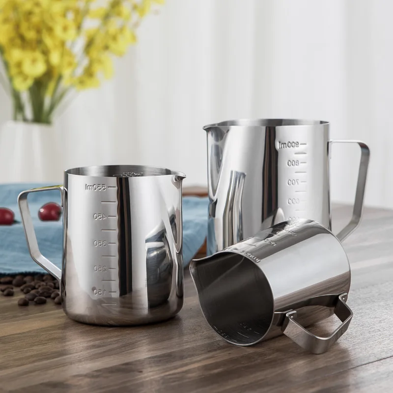 Qu’est-ce qu’une échelle du lait et comment choisir la meilleure pour votre café à la maison
