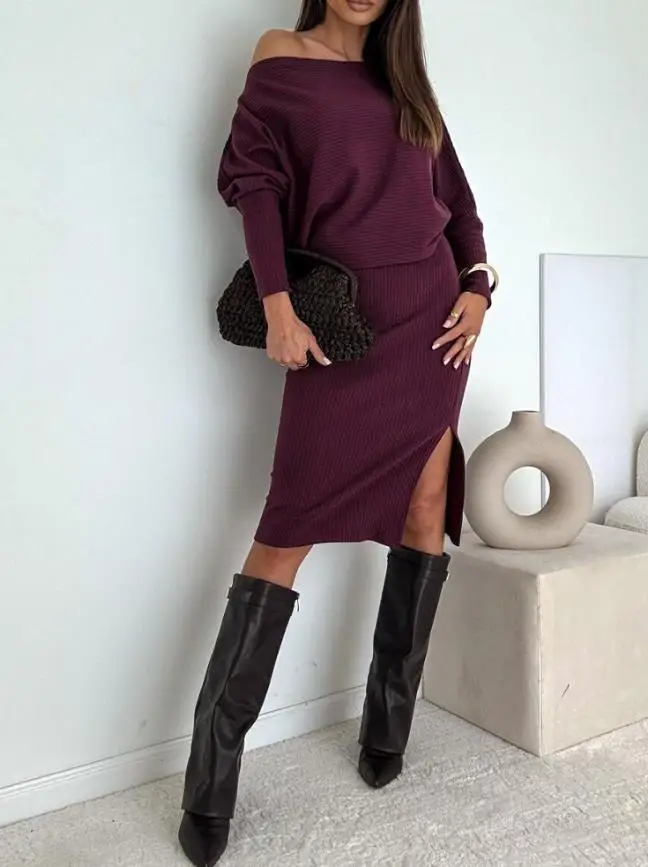 

2025 Элегантный сексуальный комплект из 2 предметов, топ с рукавами «летучая мышь» и юбка с боковым разрезом, повседневный комплект в рубчик