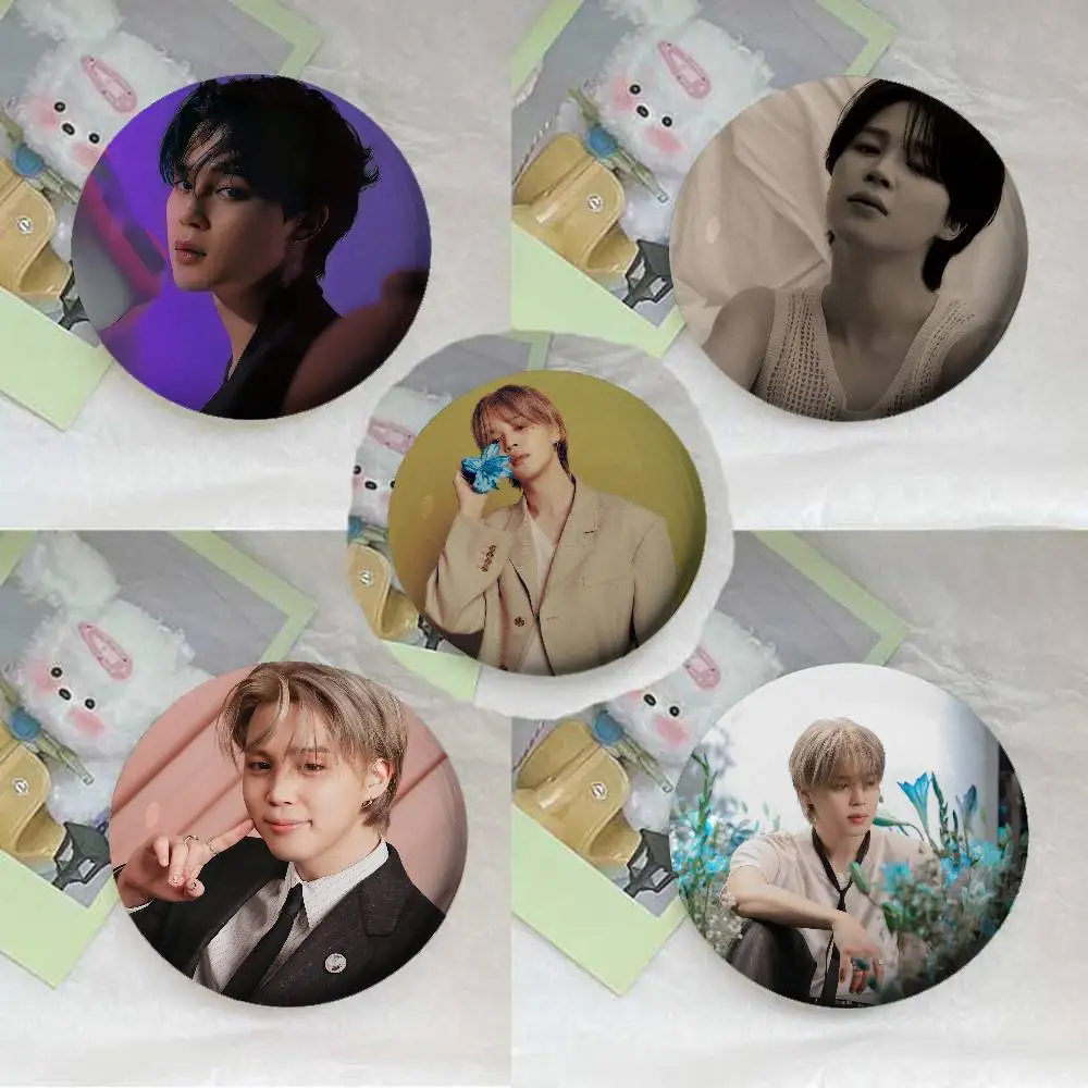 الكورية المشاهير P-Park J-JiMin شارات صفيح لينة زر دبوس بروش شارة معدنية مخصصة مجوهرات اكسسوارات قبعة حقيبة التلبيب