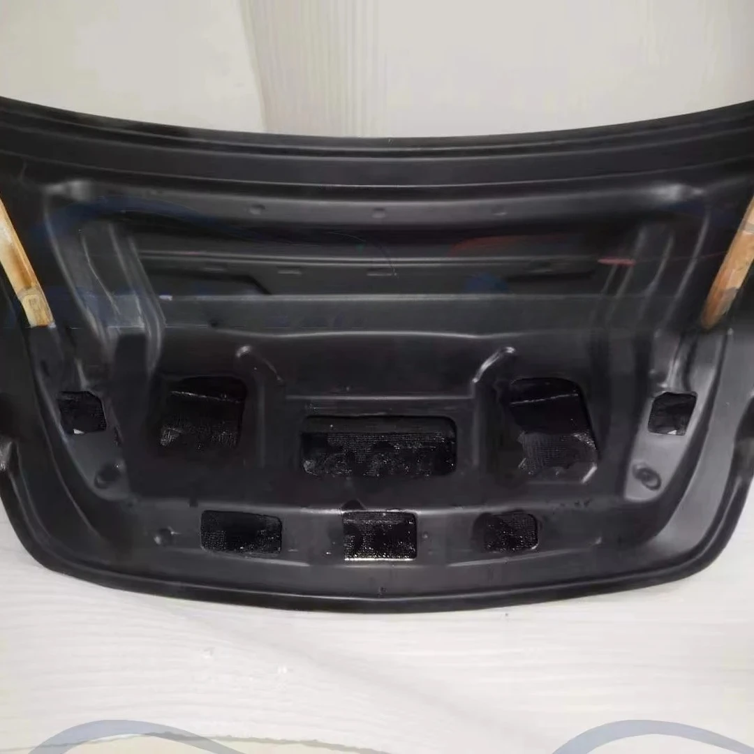 صندوق خلفي من ألياف الكربون الحقيقية لغطاء صندوق السيارة من ألياف الكربون لسيارة Mercedes W206