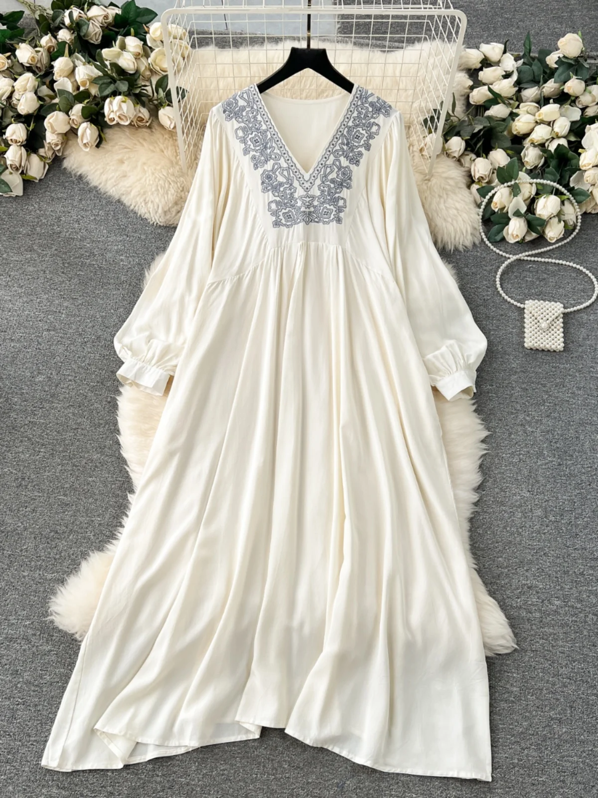 Ele plus Size Donna Lungo V-Ne Ricamato Dr Primavera 2024 Vestibilità ampia Vacanza Sle Pendolarismo coreano Vita alta A-Line...