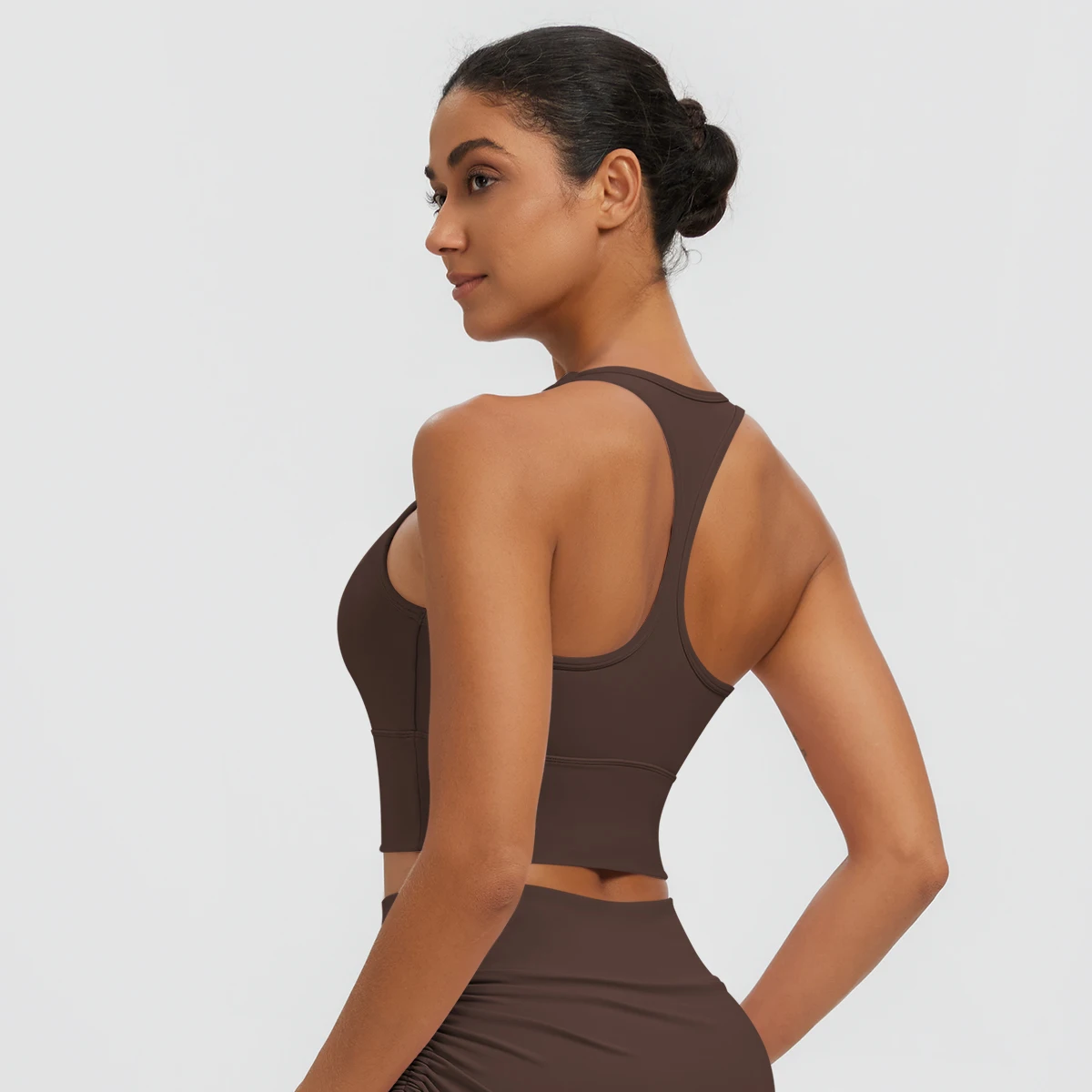 Schnell trocknendes, sexy Yoga-Top in I-Form, stoßdämpfendes Lauf-Yoga-Oberteil mit Brustpolster, einfarbiges Sommer-Fitness-Oberteil für das Training. – Detail 14