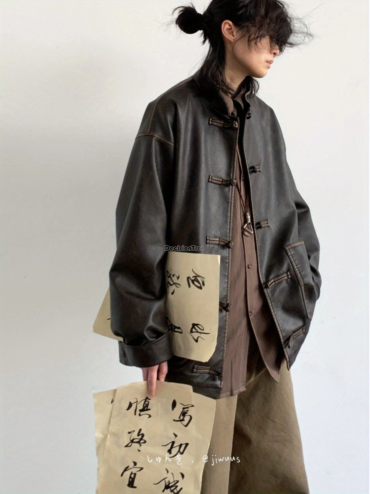 

2025 spring new chinese-style retro leather jacket for men women loose cheongsam button long sleeve fashion loose tang suit coat