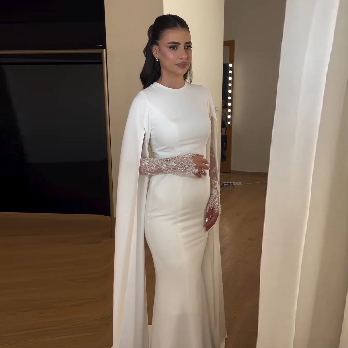 abito-da-sposa-a-sirena-in-raso-sharon-said-con-pizzo-e-maniche-lunghe-elegante-con-paillettes-modello-sw513-personalizzabile
