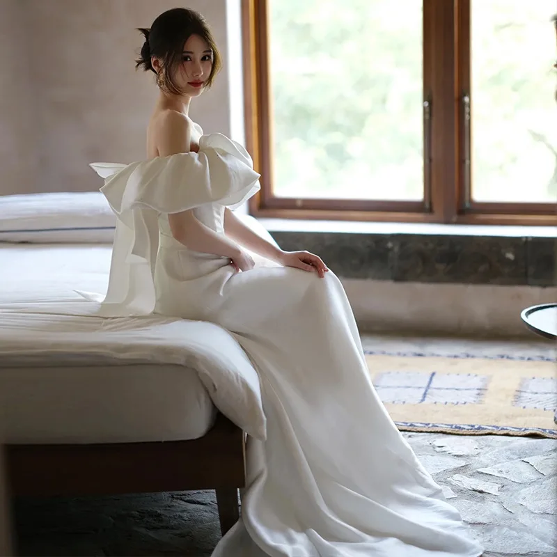 

J130 One shoulder satin wedding dress for bride