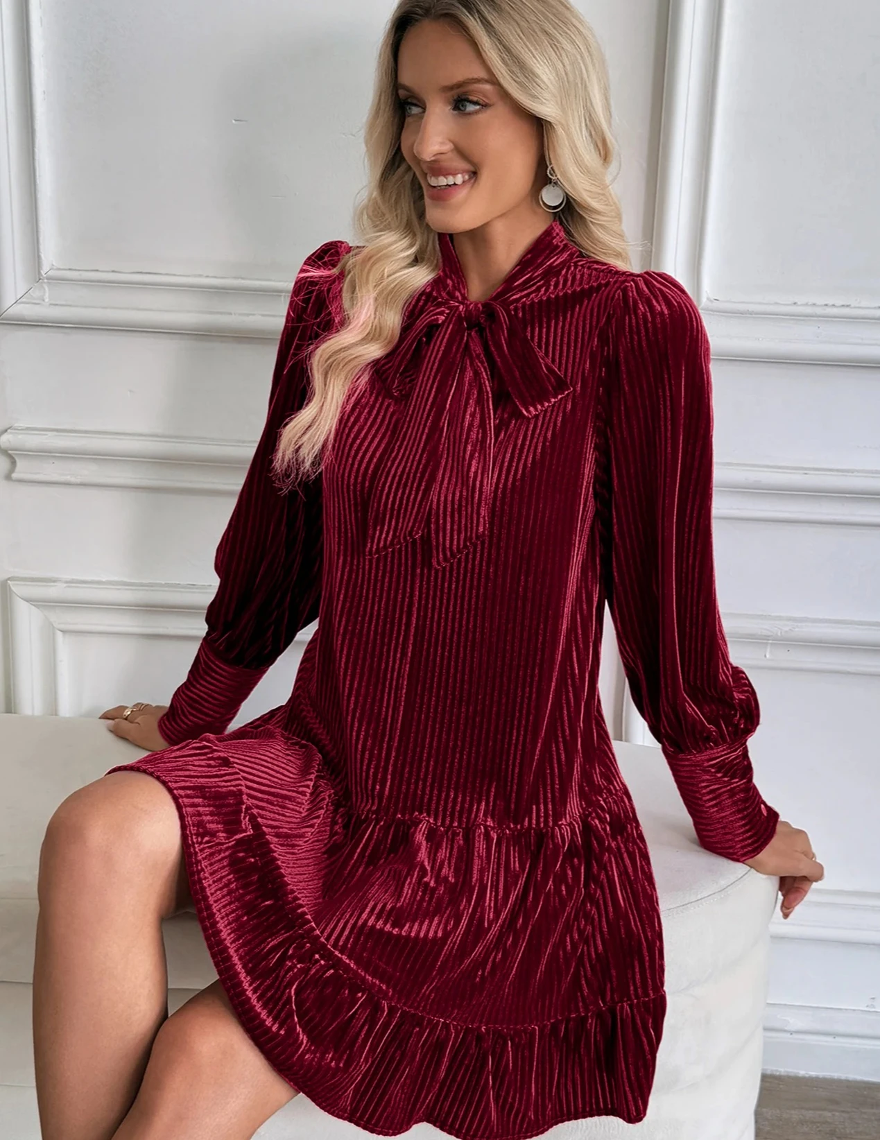 dress for women at theforeign trade evening banquet in Europe and America