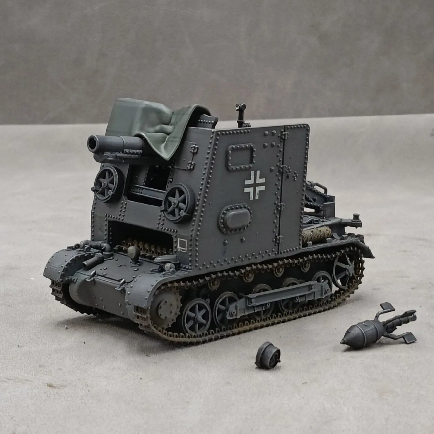 1/35 German “Sturmpanzer I Bison” self-propelled gun, SLA printing hand-colored finished model decorative ornament