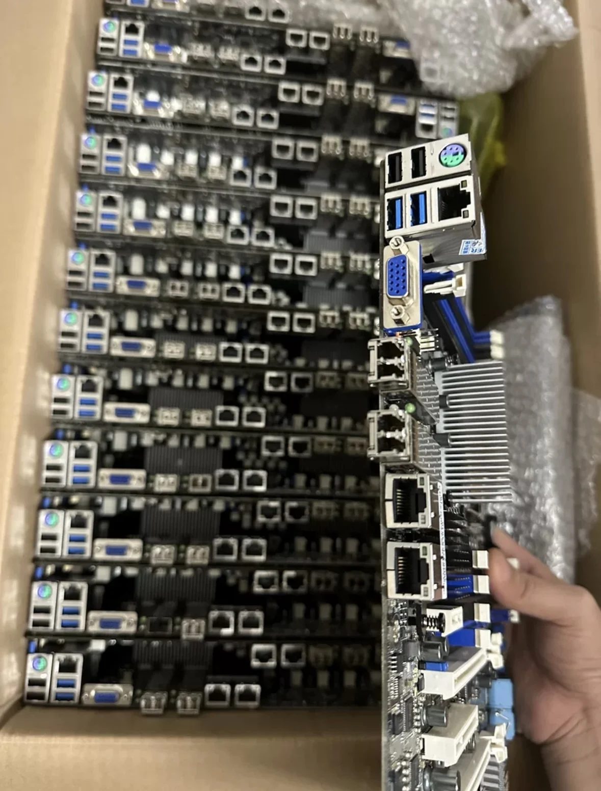 Asus Z10PA-U8/10 g-2 S motherboard server 2011 pin saluran tunggal + set E5-2680V3CPU fungsi uji digunakan normal