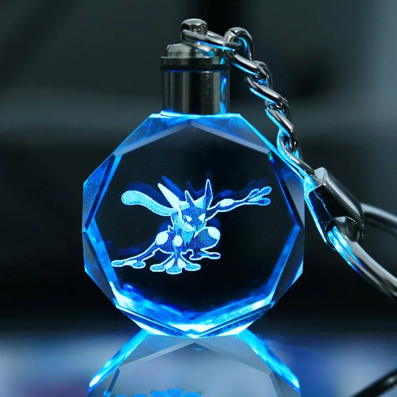Anime Pokemon Bunte Kristall-Lampe Schlüsselanhänger Cartoon Pikachu Actionfiguren Glas-Anhänger Nachtlicht Schlüsselring Kette Spielzeug Geschenke