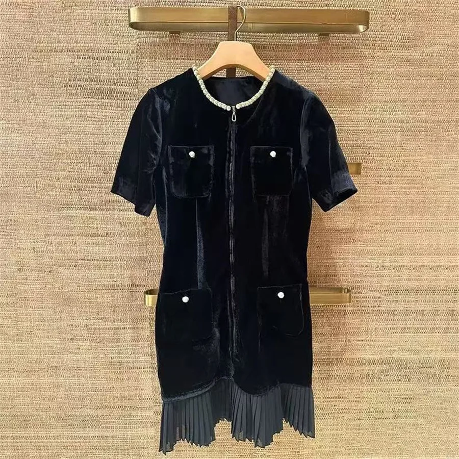 

【Gift Free】2025 Autumn Winter French Elegant Velvet Pearl-Trim Round-Neck Dress with Pleated Hem for Women Women’s Dress